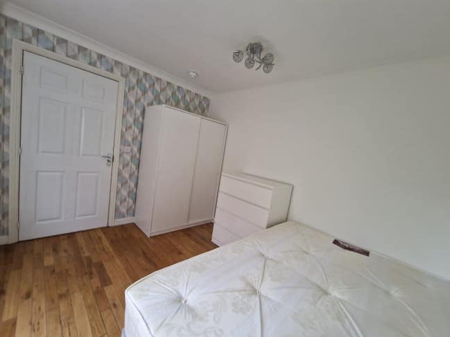 Nice cosy double room + parking, near Hospital Main Photo