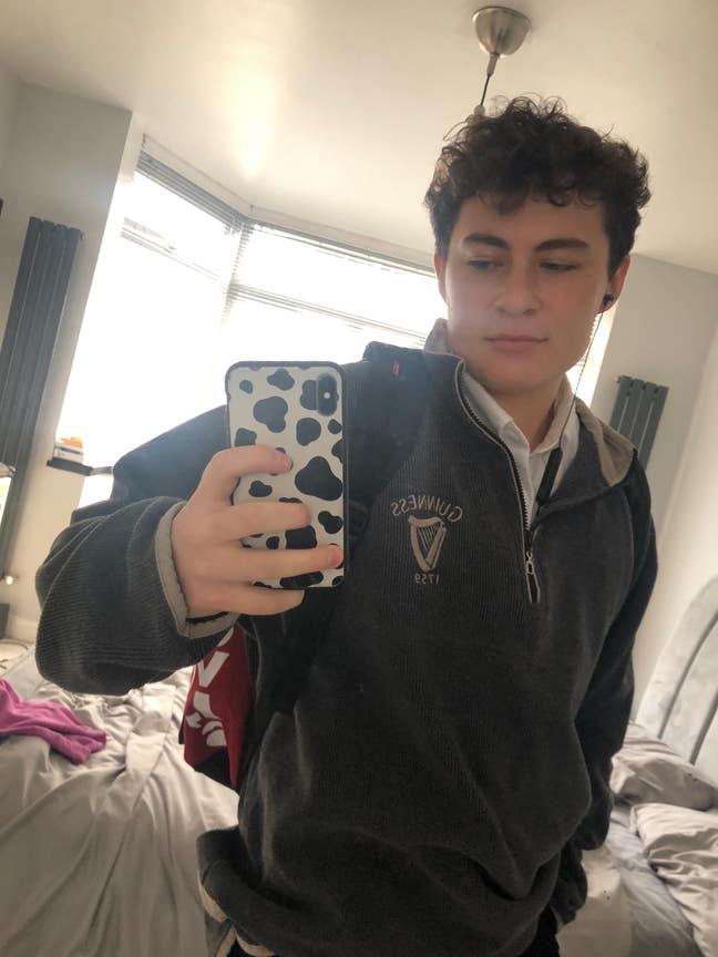 24 y/o professional looking for double room Main Photo