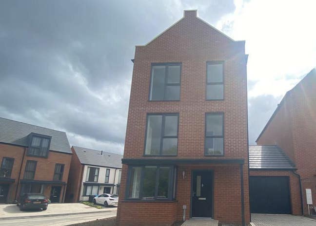 4 bed house close to Royal Derby Hospital Main Photo
