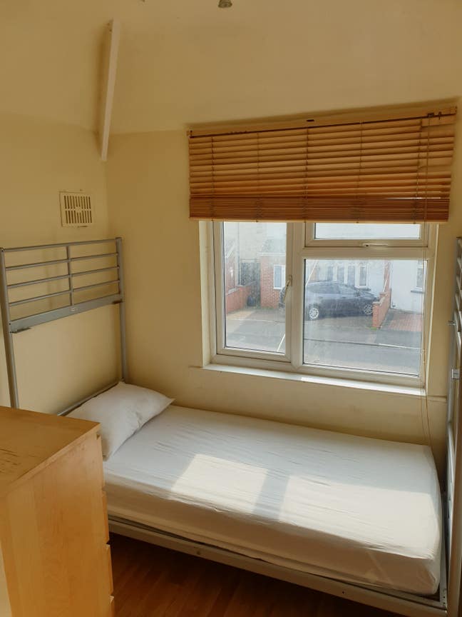 Single Room with Free Parking and Wifi Main Photo