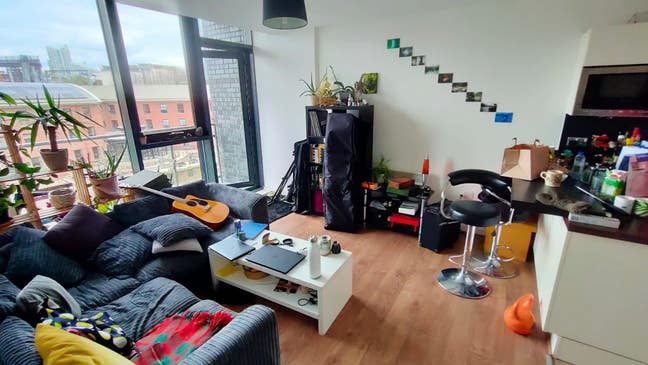 Large Modern Double Room in Tranquil Location Main Photo