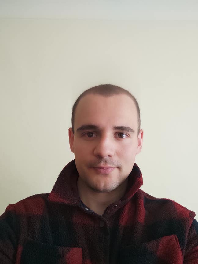 Looking for a room with driveway Main Photo