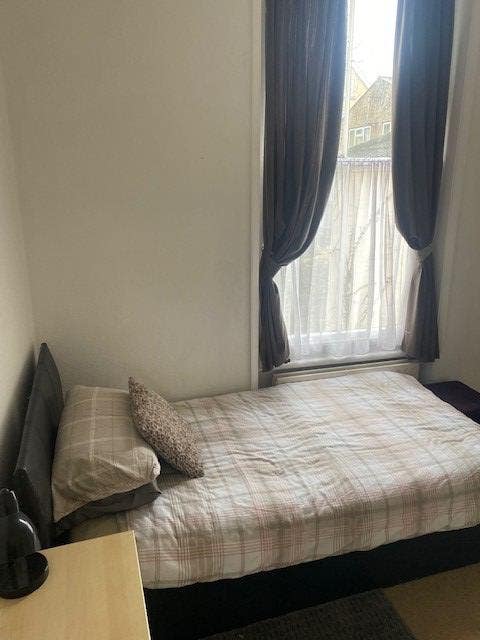 Hove Station Quiet Single Room Main Photo