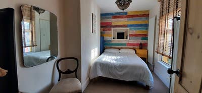 Quiet single room in beautifully decorated house  Main Photo