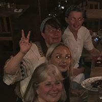 Professional Female seeks a single or double room Main Photo