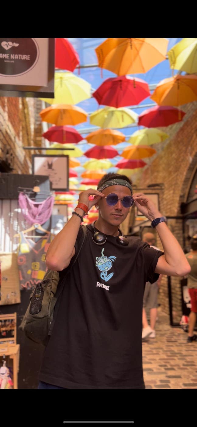 Looking for room in London!  Main Photo
