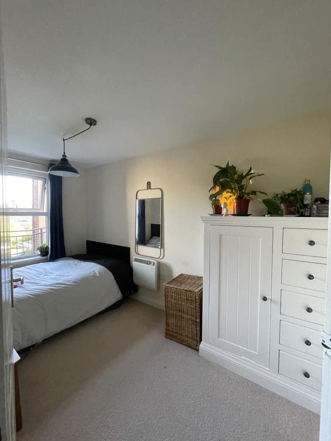 Room for rent in 2 bed flat in central Bristol Main Photo