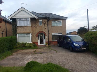 Shared house with live in landlord  Main Photo