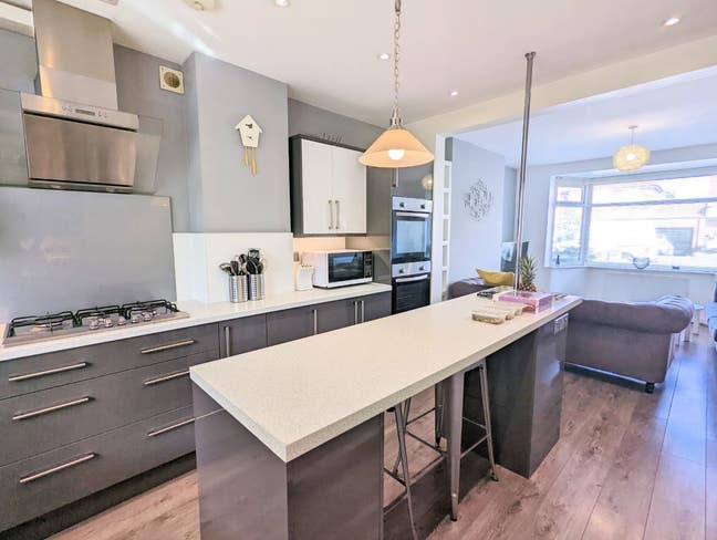 ** 🌟Modern Luxury En Suites - All Bills Included! Main Photo