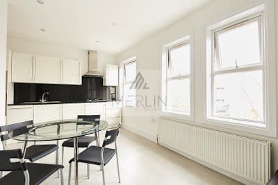 Split Level 2 Bed/2 Bath Flat in Queens Park. NW6 Main Photo