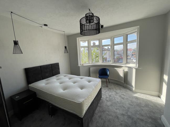 Cozy & Spacious Room – Hounslow Main Photo