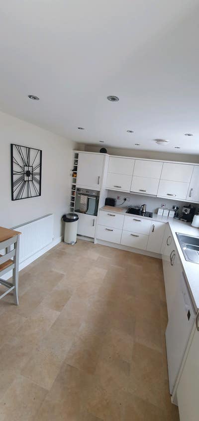 All bills included - Double room in quiet village  Main Photo
