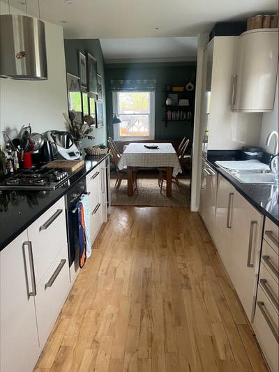 Whole flat for short term rent (2 beds) Main Photo