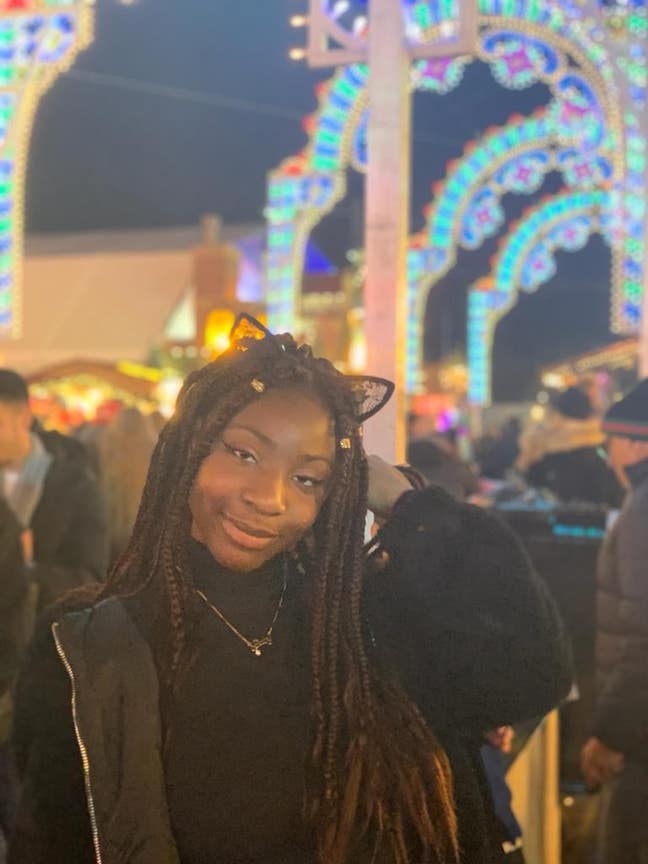 Looking for A Room  Main Photo