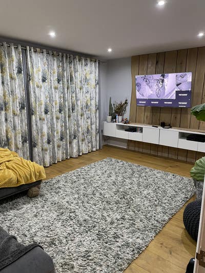 Room to rent in family home Main Photo