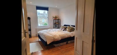 Sunny double room in friendly St James St flat Main Photo