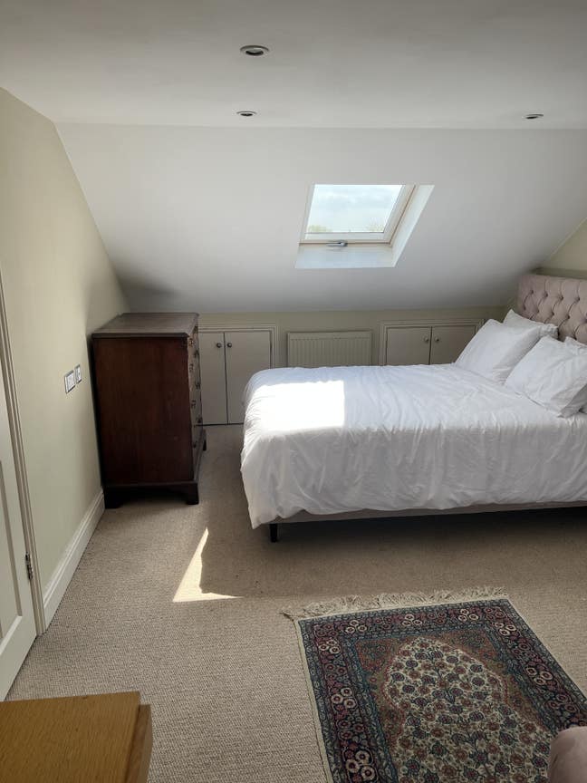 Huge Loft Room + Ensuite (Bills Included)  Main Photo