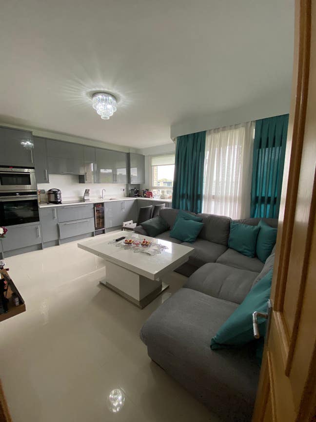 Double Room Available - bills included Main Photo