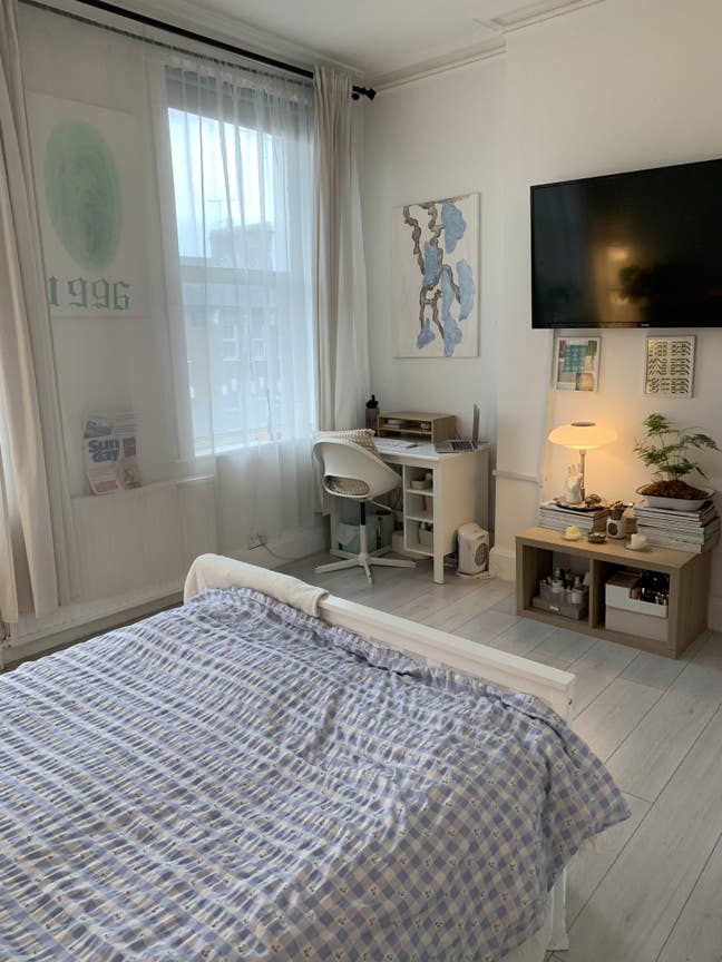 Large double room, high ceilings, friendly flat Main Photo