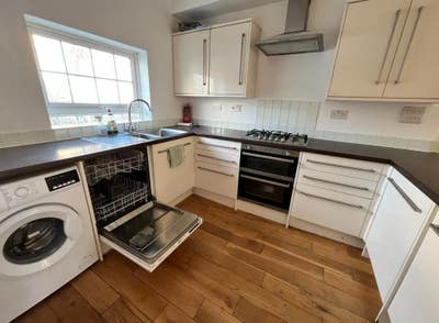 ⚠️🎡Modern Rooms in 4 Bed House-Southsea⚠️🎡4Gw Main Photo
