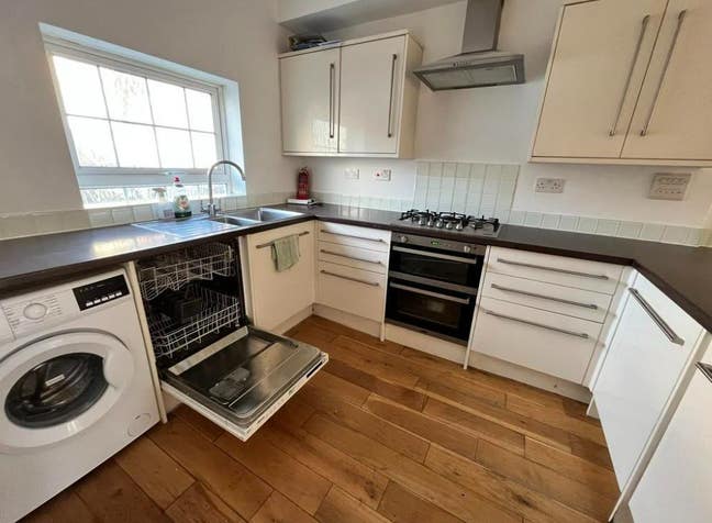 ⚠️🎡Modern Rooms in 4 Bed House-Southsea⚠️🎡4Gw Main Photo