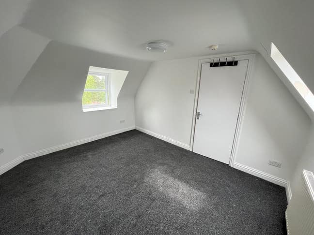 1x Bed Flat W/Reception to Let - Near City Centre  Main Photo