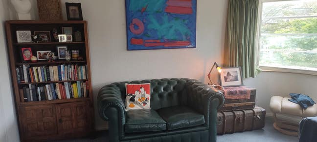 Good size double room in quiet west end apartment  Main Photo