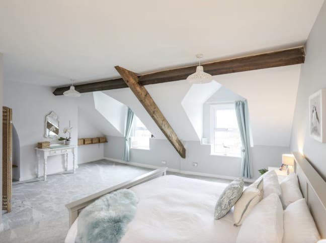 Sea-fronted, luxury accommodation  Main Photo