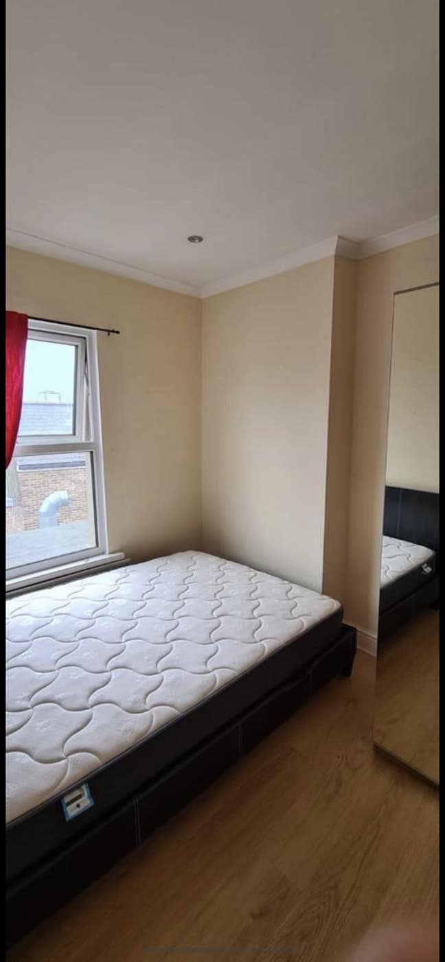 🔥🔥to Move Immediately Barons Court Room Main Photo