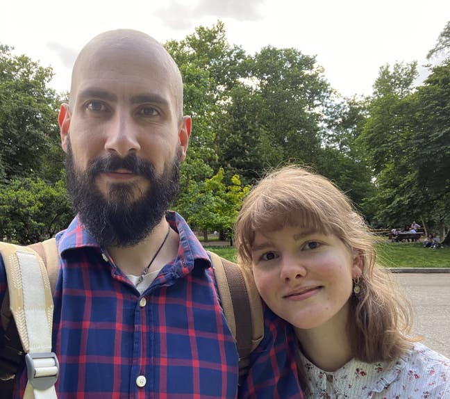 Married couple looking for a flat (not a room) Main Photo