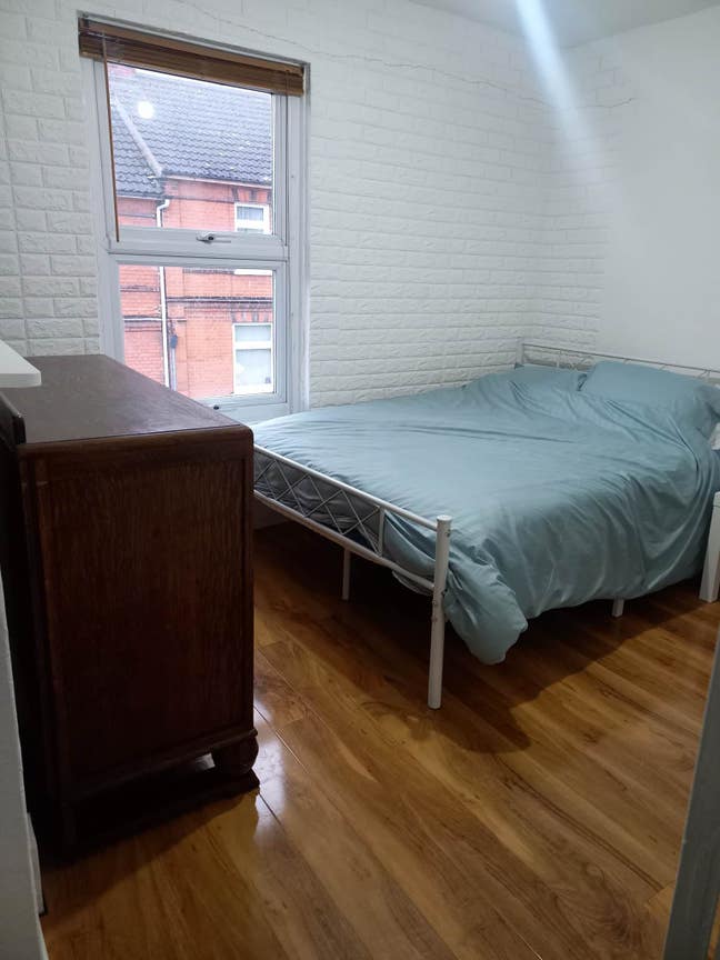 Houseshare- close to town centre Main Photo