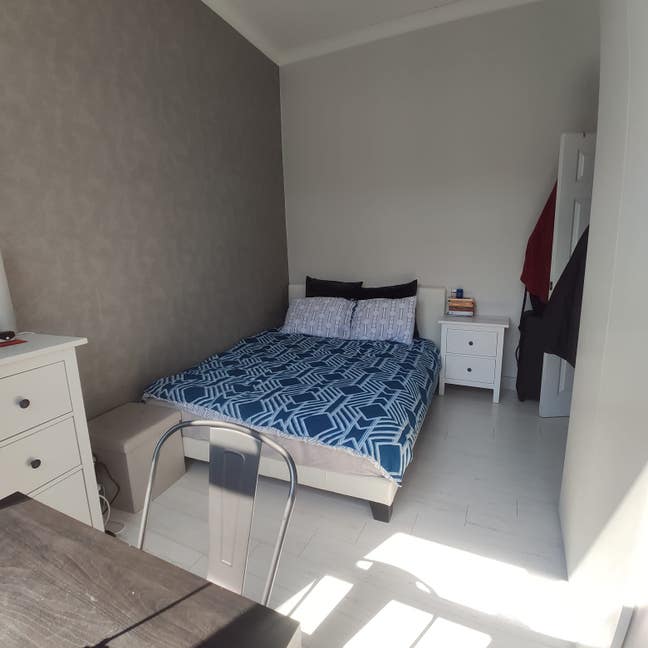 Double room - 15 mins walk from Portobello road  Main Photo