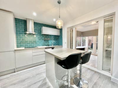Double Room with Parking - NR5 (15CR - J) Main Photo