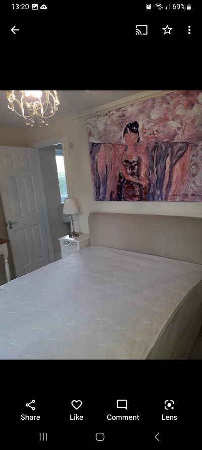 Double room and single room both with ensuite. Main Photo