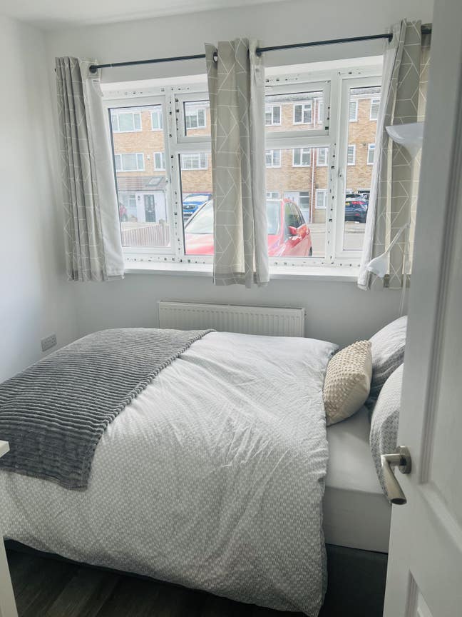Fully Furnished Two-Bedroom Apartment – All Bills  Main Photo