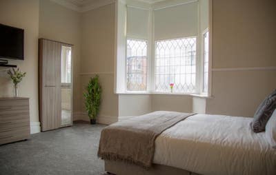 Very Large En-suite Room.  Main Photo