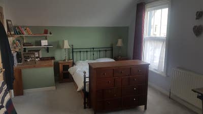 Large double ensuite, walkin wardrobe, 4 mins sea Main Photo
