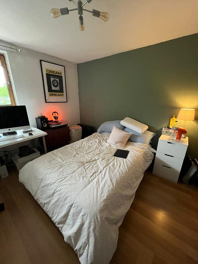 Double room in Hackney Downs. LGBT friendly.  Main Photo