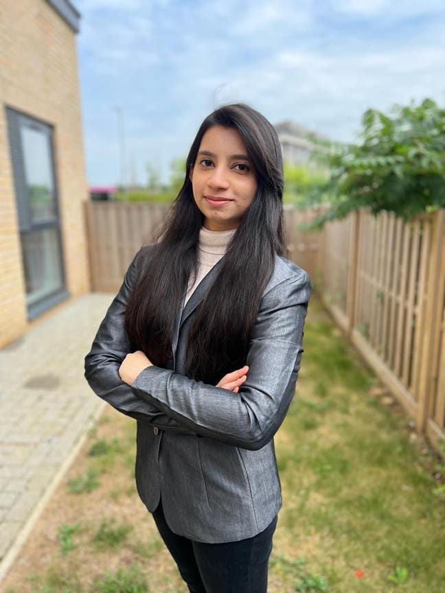 Looking for a room Main Photo