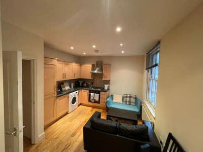 Lovely 2 Double Bed - 2 Mins Walk Kings Cross X. Main Photo