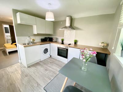 💖Unique Self Contained Annex 🤩- Modern & Homely   Main Photo