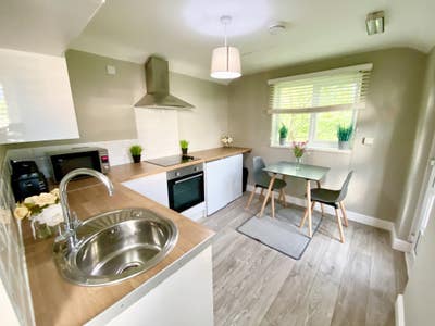 💖Unique Self Contained Annex 🤩- Modern & Homely   Main Photo