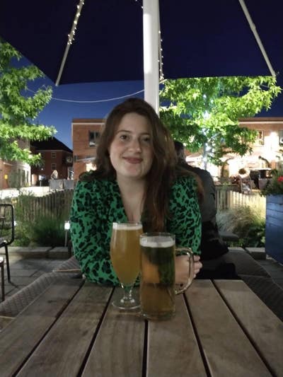 26 year old Female seeks a double room Main Photo