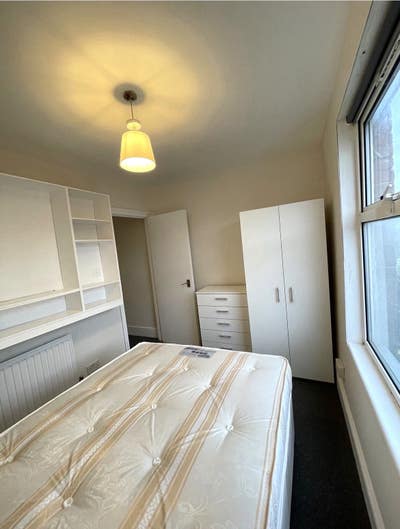 Nice Room located in Kensal Green- zone 2 Main Photo