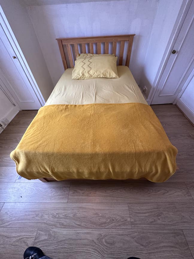 6 Amazing Double Rooms in Mid Terrace House . Main Photo