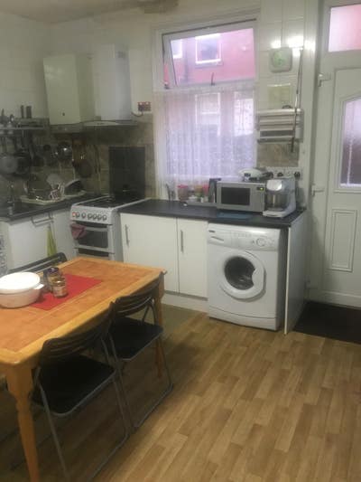 Room Available in Indian Punjabi House for a Girl Main Photo