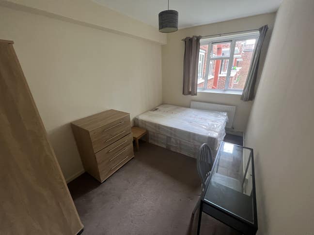 Double Room in Zone 1/2 - Bills Included Main Photo