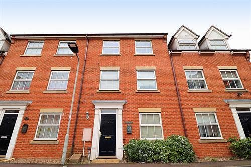 Double Room +Parking+Wifi Main Photo