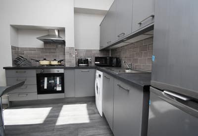 Brand New House Share Main Photo
