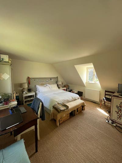 Large ensuite room available in a country house  Main Photo